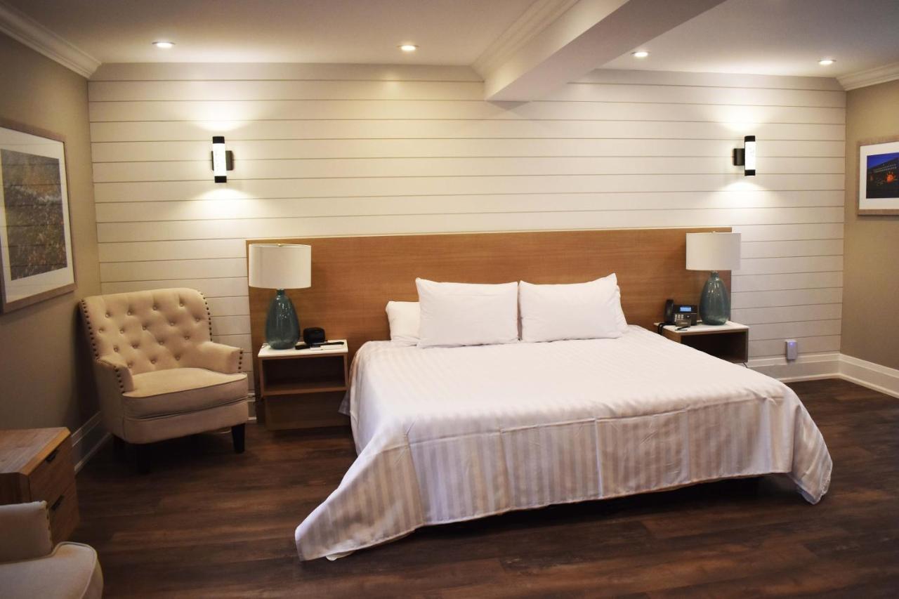 Colonial Hotel & Suites Grand Bend Buitenkant foto