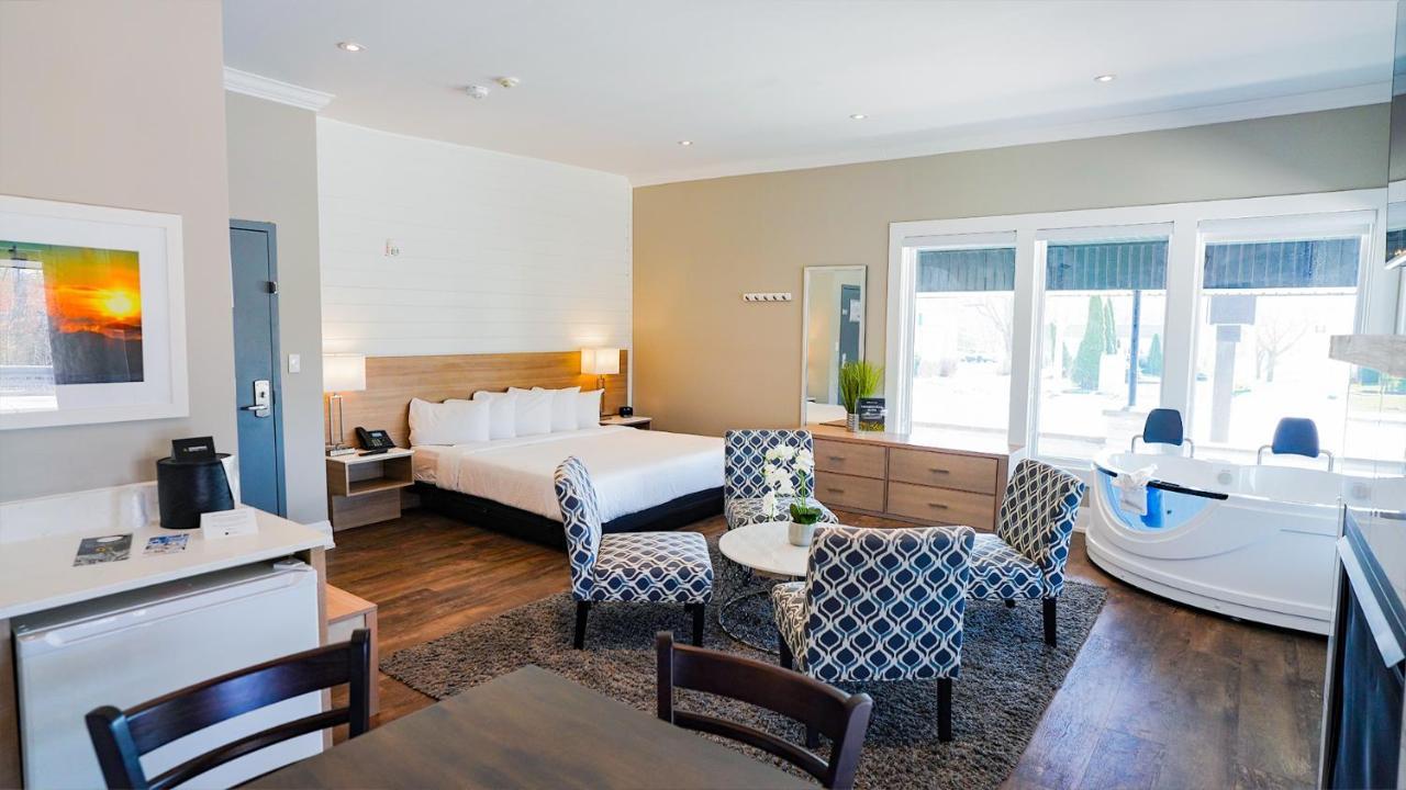 Colonial Hotel & Suites Grand Bend Buitenkant foto