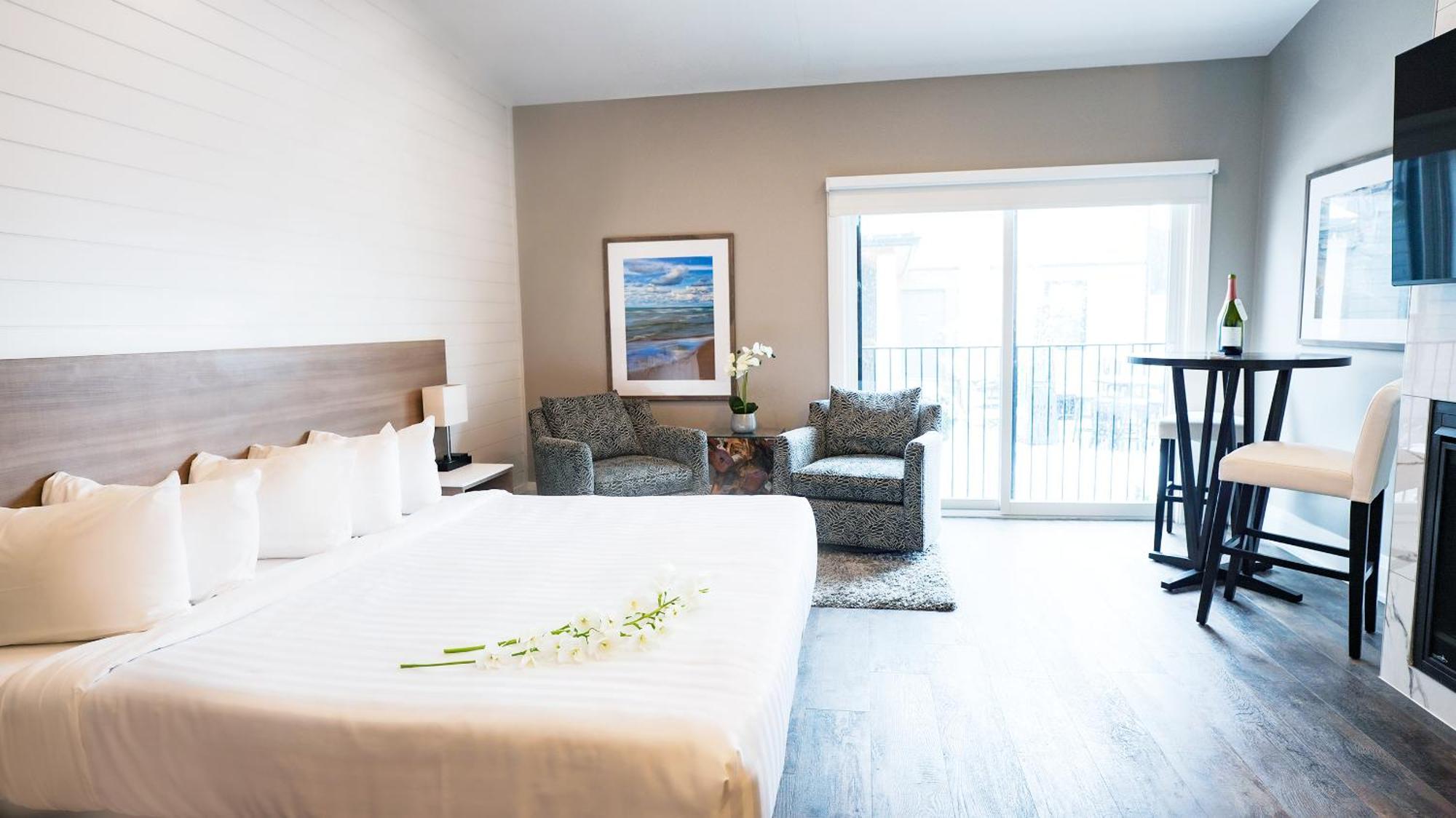 Colonial Hotel & Suites Grand Bend Buitenkant foto