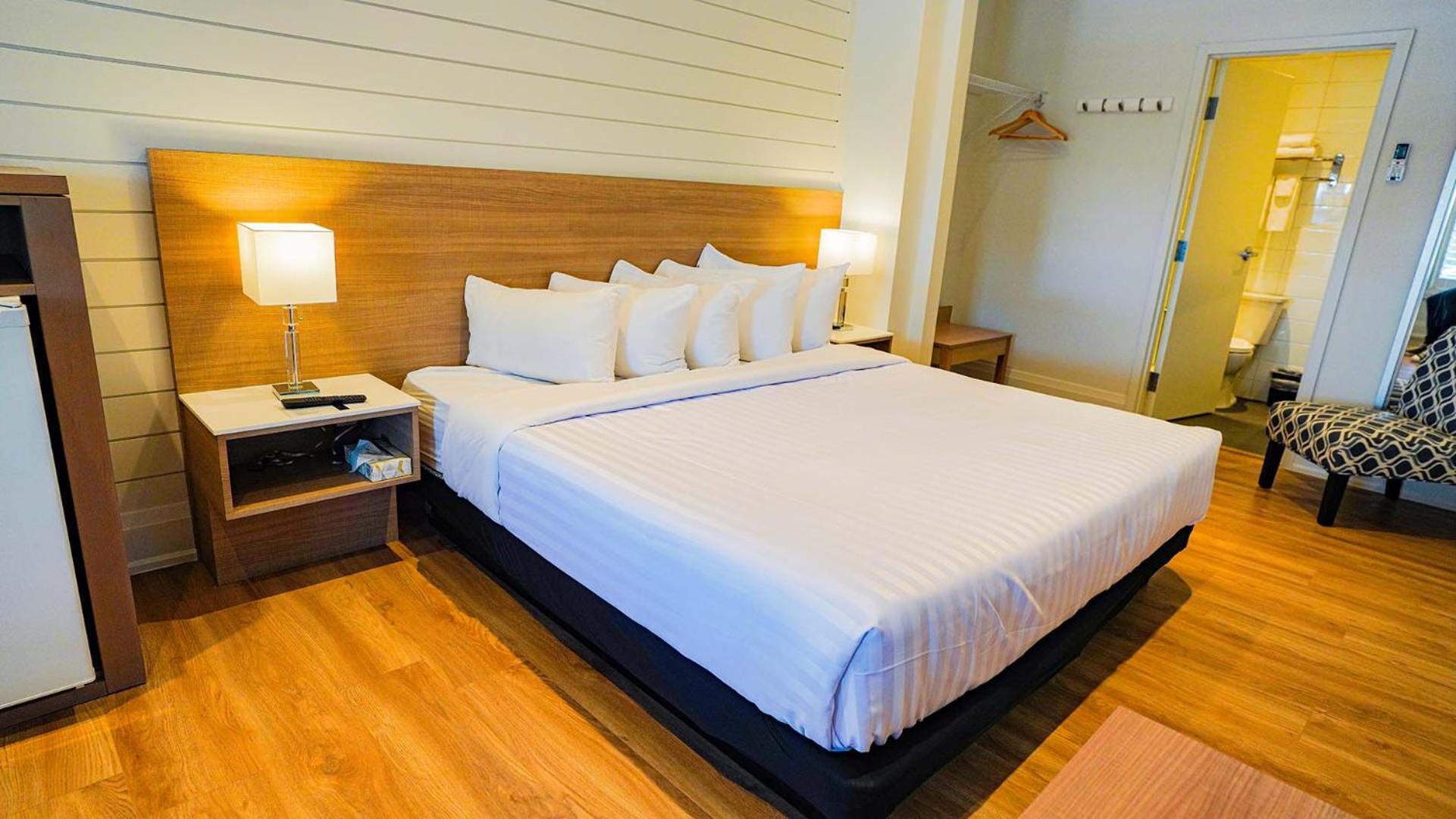 Colonial Hotel & Suites Grand Bend Buitenkant foto