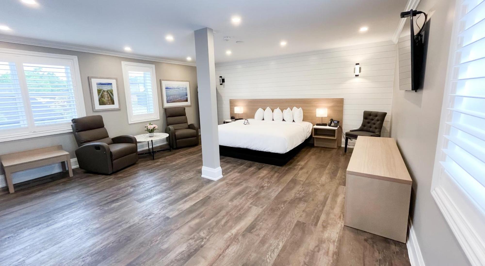 Colonial Hotel & Suites Grand Bend Buitenkant foto