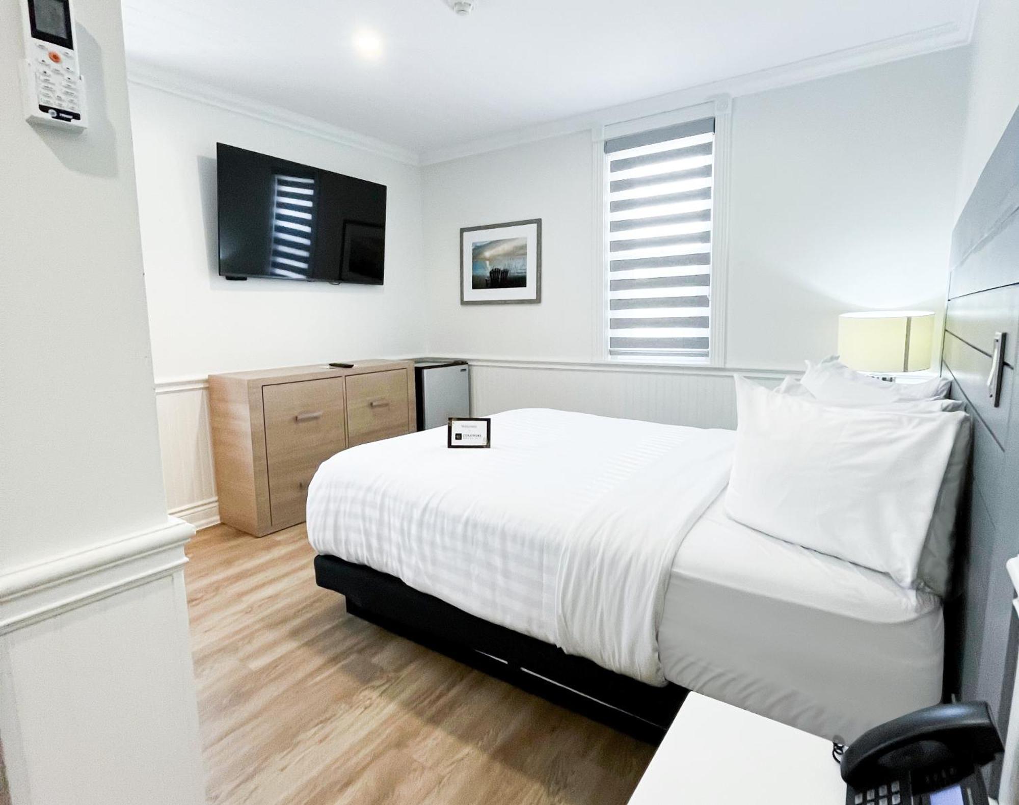 Colonial Hotel & Suites Grand Bend Buitenkant foto