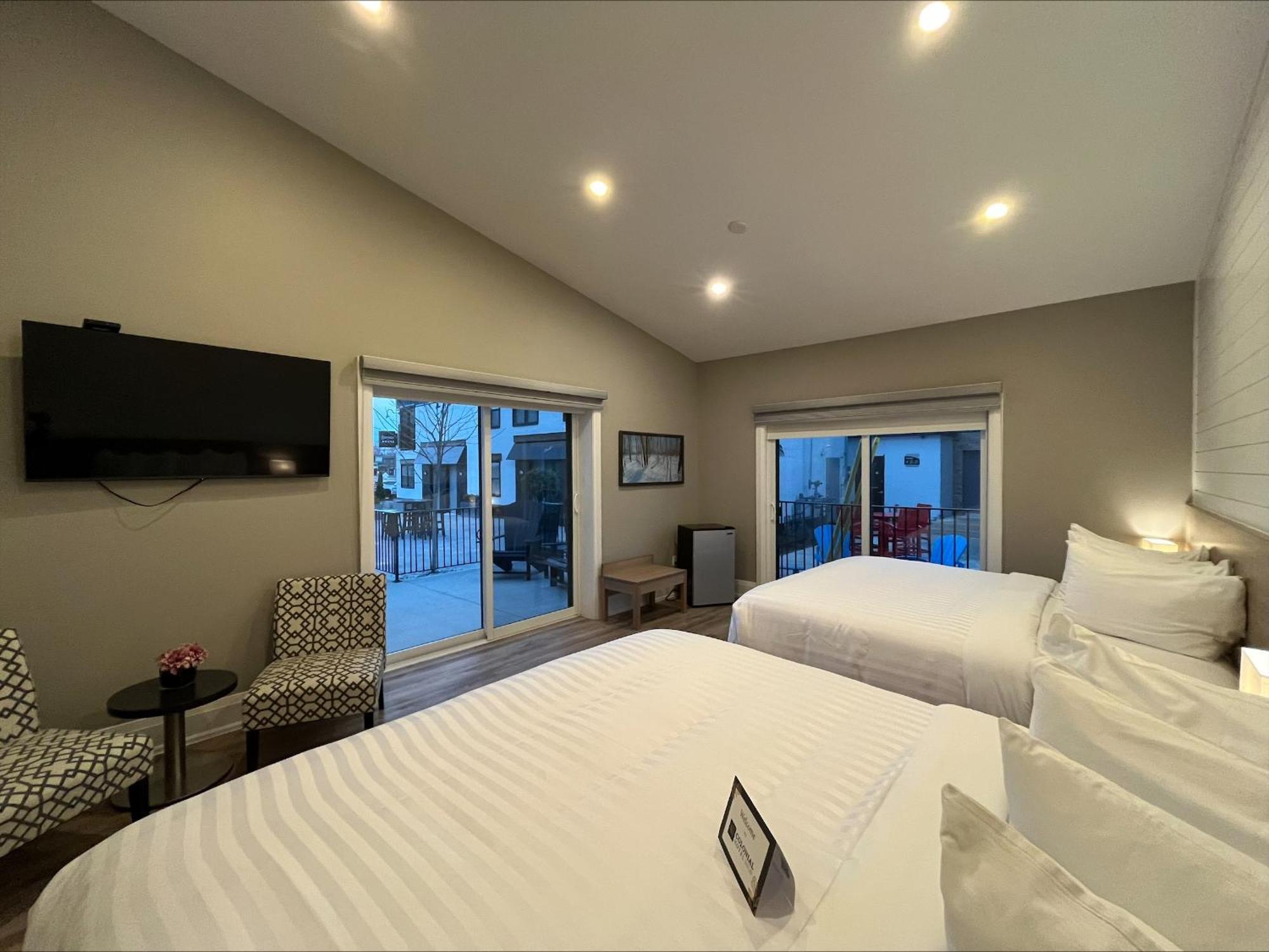 Colonial Hotel & Suites Grand Bend Buitenkant foto