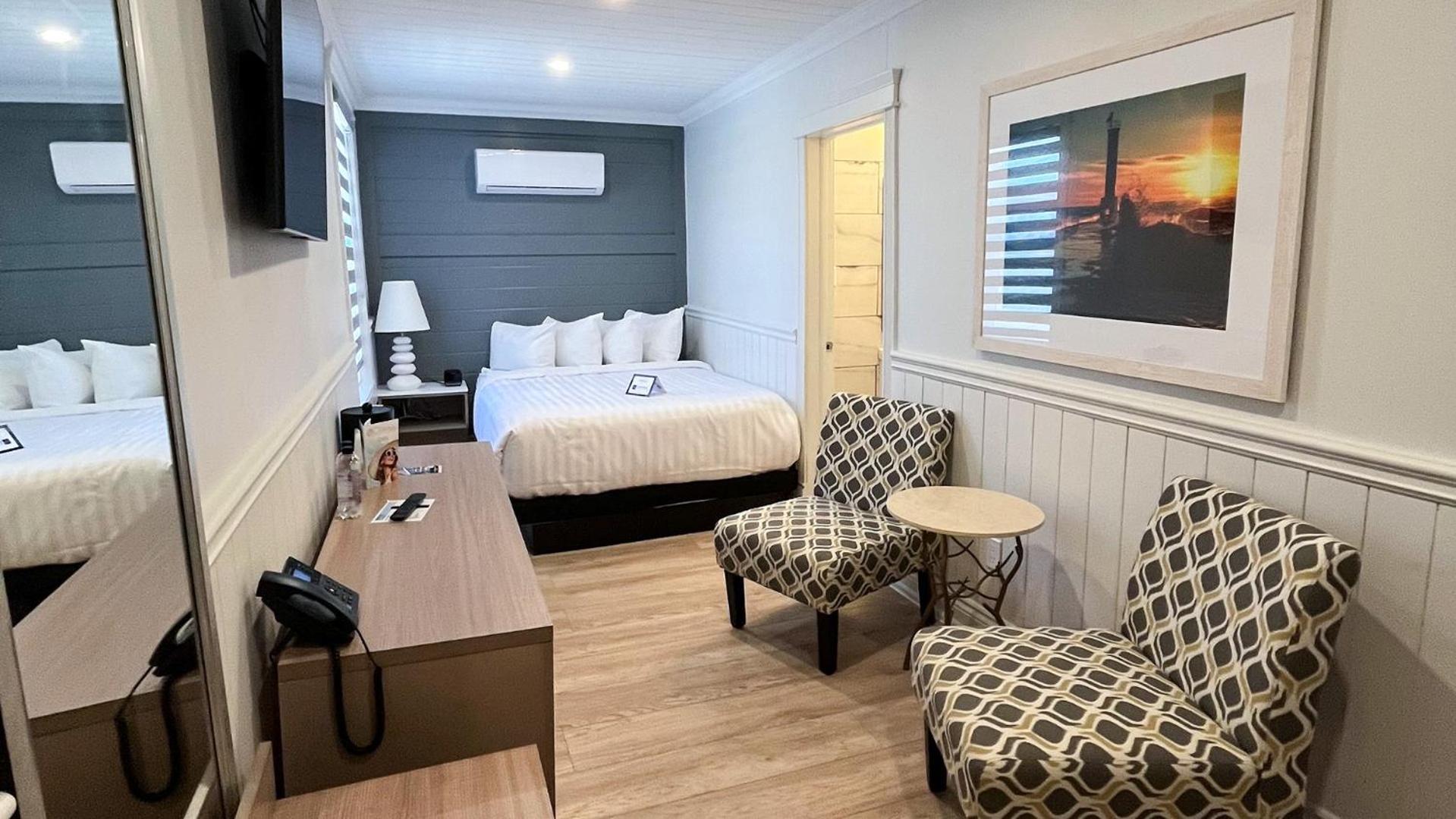 Colonial Hotel & Suites Grand Bend Buitenkant foto